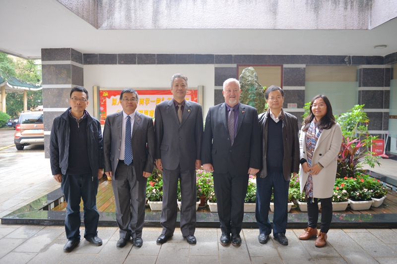 加拿大罗耶斯特文理学院代表来我院交流访问